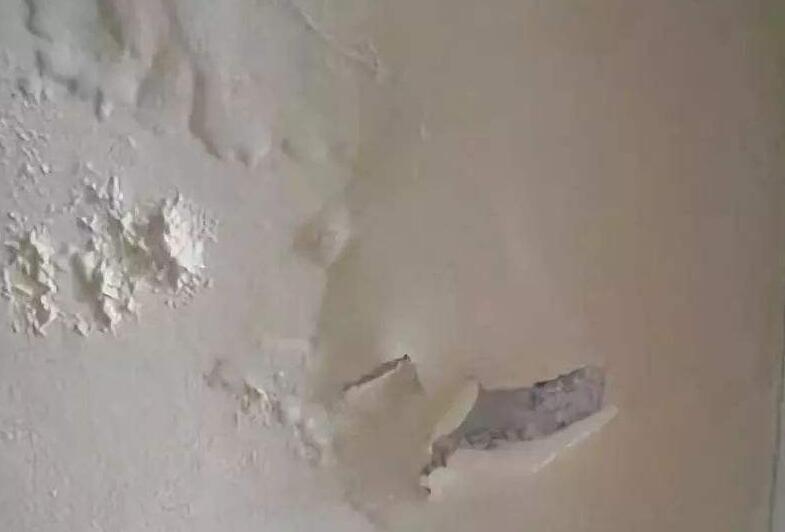 墙面渗水有什么办法修复?屋顶防水施工的时候这些要留意